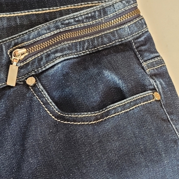 Black Label by Chico's Dark Wash Ankle Jeans Zipper Detail - Size 00 / XS / 2 - Picture 3 of 13
